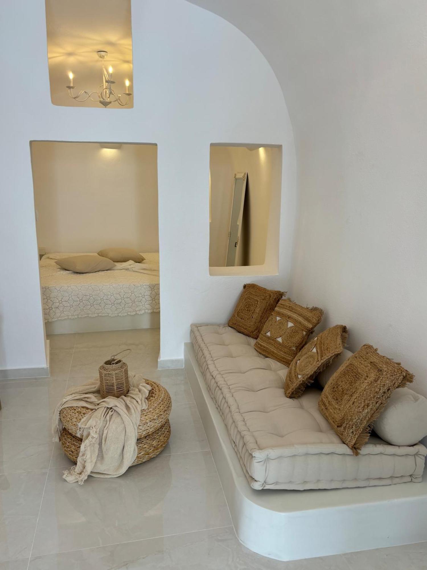 Cave Noelia * Fira (Santorini)